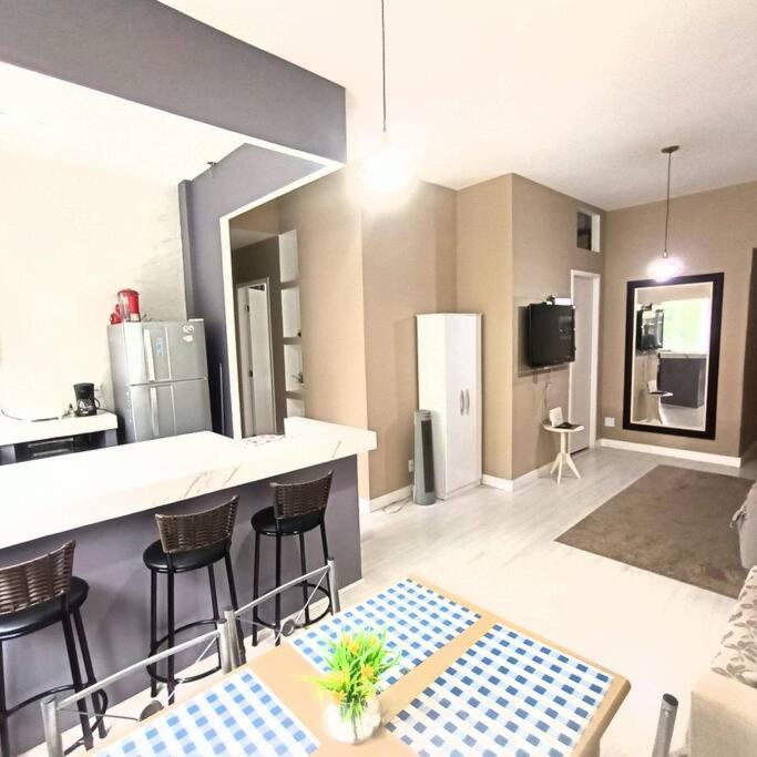 Apartamento Ponto De Copacabana Excelente Amplo Arejado E Iluminado *