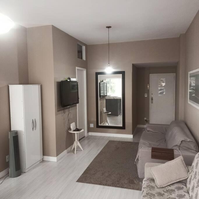 Ponto De Copacabana Excelente Amplo Arejado E Iluminado Apartamento